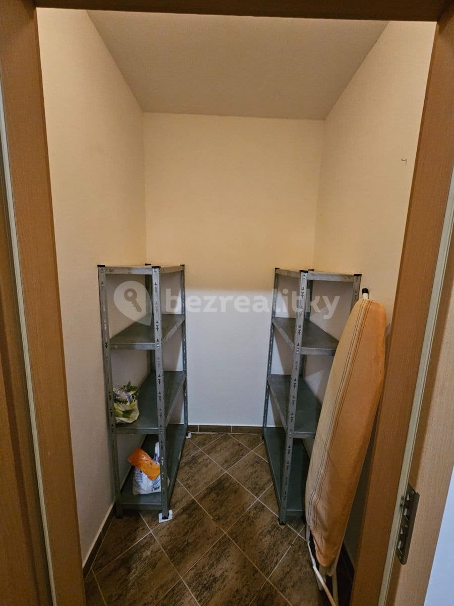 1 bedroom with open-plan kitchen flat to rent, 57 m², Jozefa Gabčíka, Pardubice, Pardubický Region