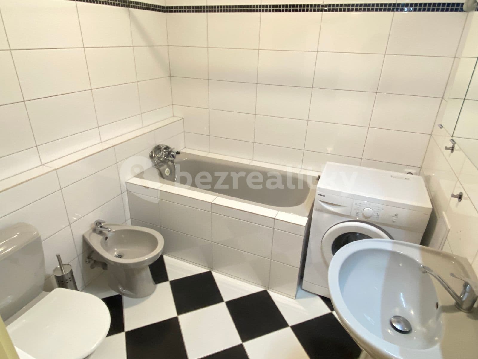 1 bedroom with open-plan kitchen flat to rent, 57 m², Biskupcova, Prague, Prague