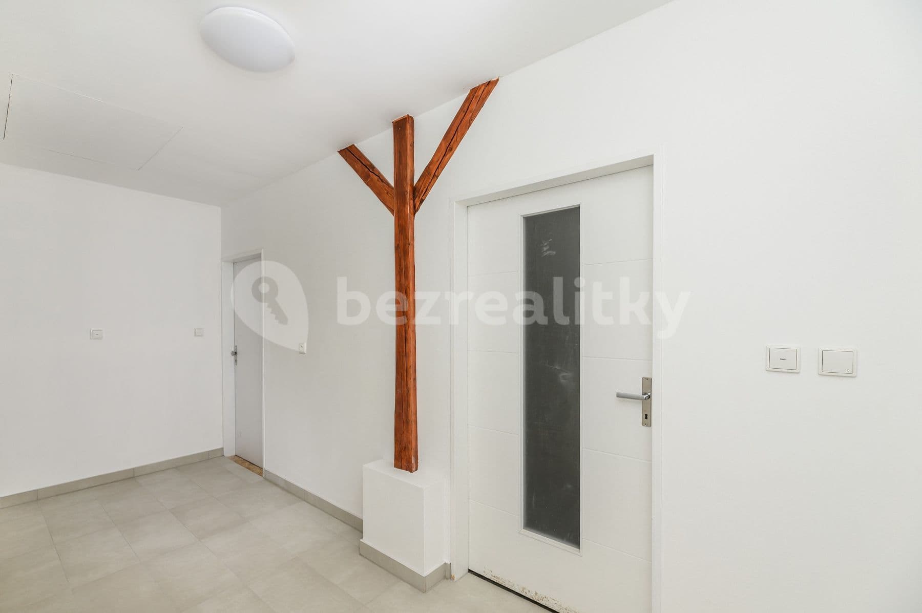 Studio flat to rent, 30 m², Macanova, Pardubice, Pardubický Region