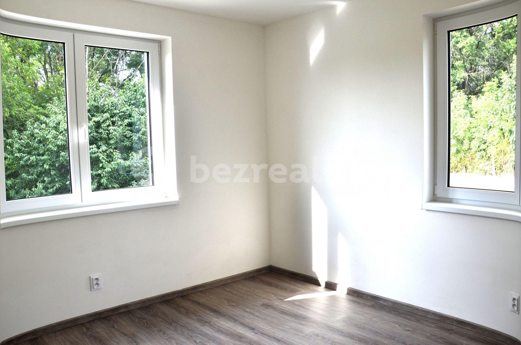 1 bedroom with open-plan kitchen flat to rent, 51 m², Horní, Psáry, Středočeský Region