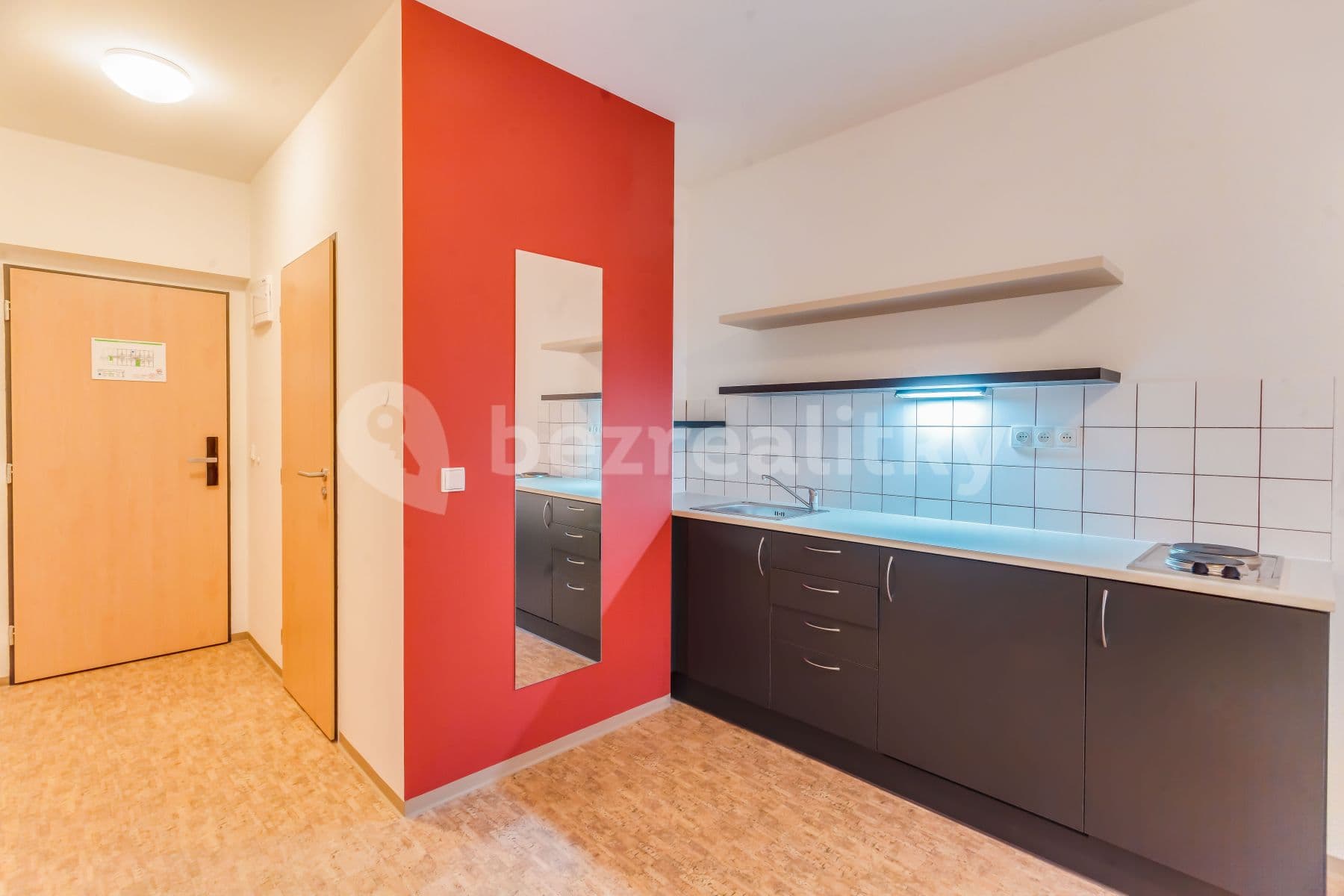 Studio flat to rent, 27 m², Křížová, Prague, Prague