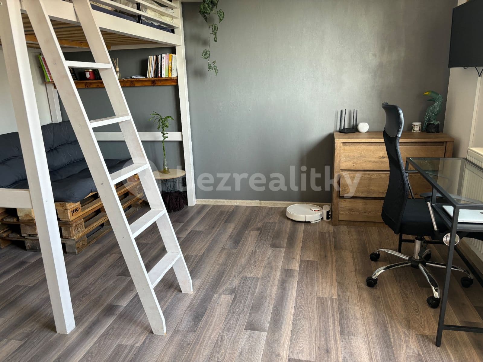 Studio flat to rent, 38 m², Klecany, Středočeský Region
