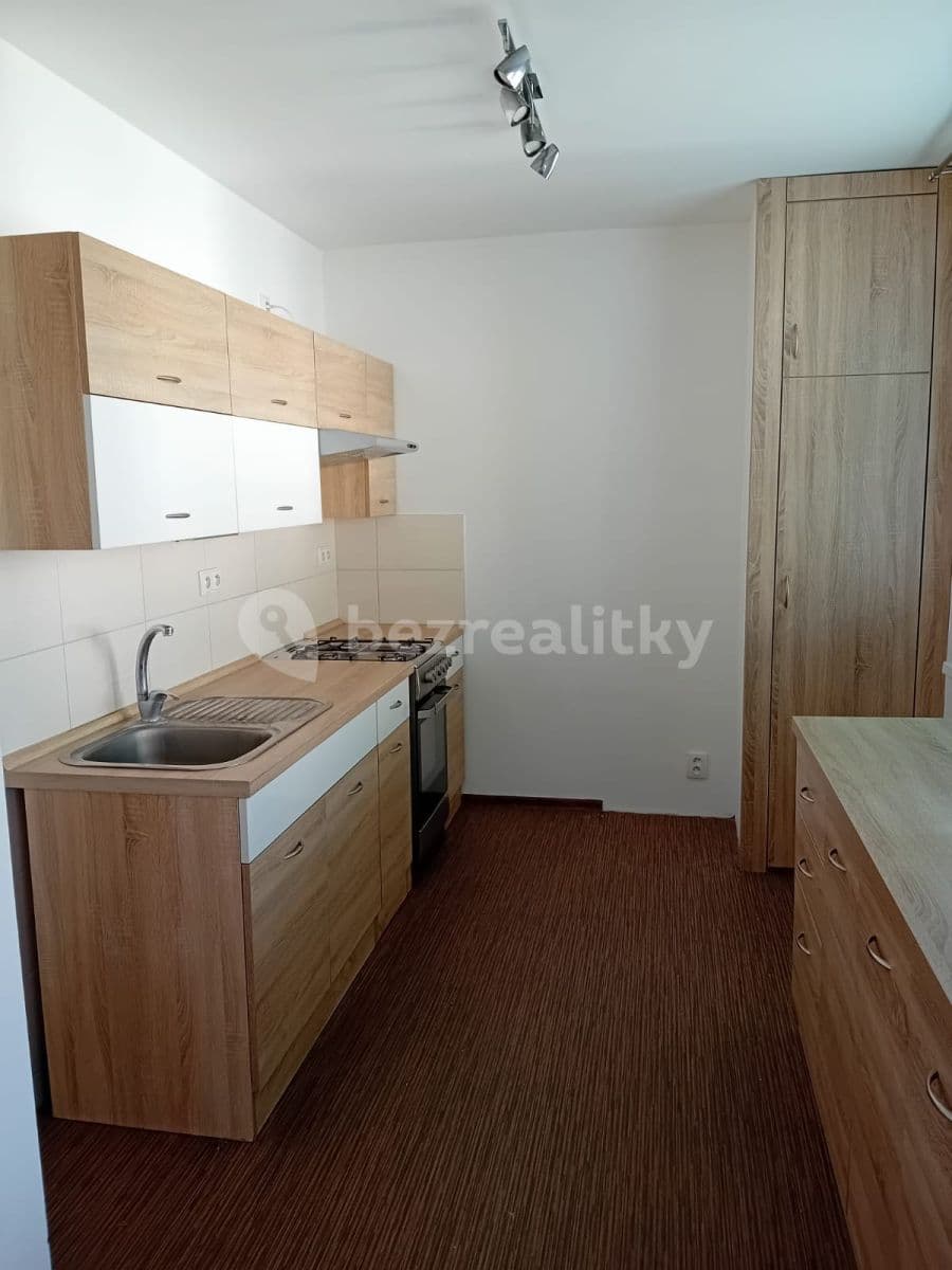 3 bedroom flat to rent, 74 m², nábřeží Závodu míru, Pardubice, Pardubický Region