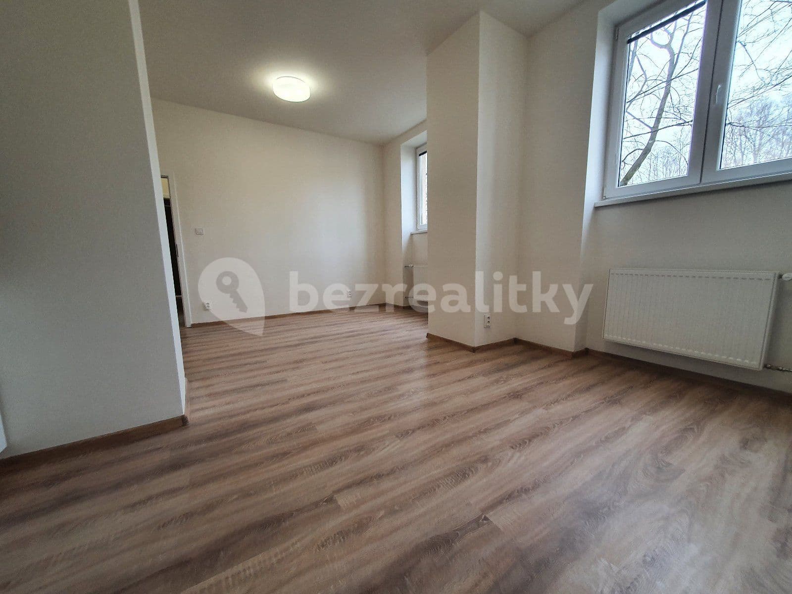 1 bedroom with open-plan kitchen flat to rent, 34 m², U Stromovky, Havířov, Moravskoslezský Region