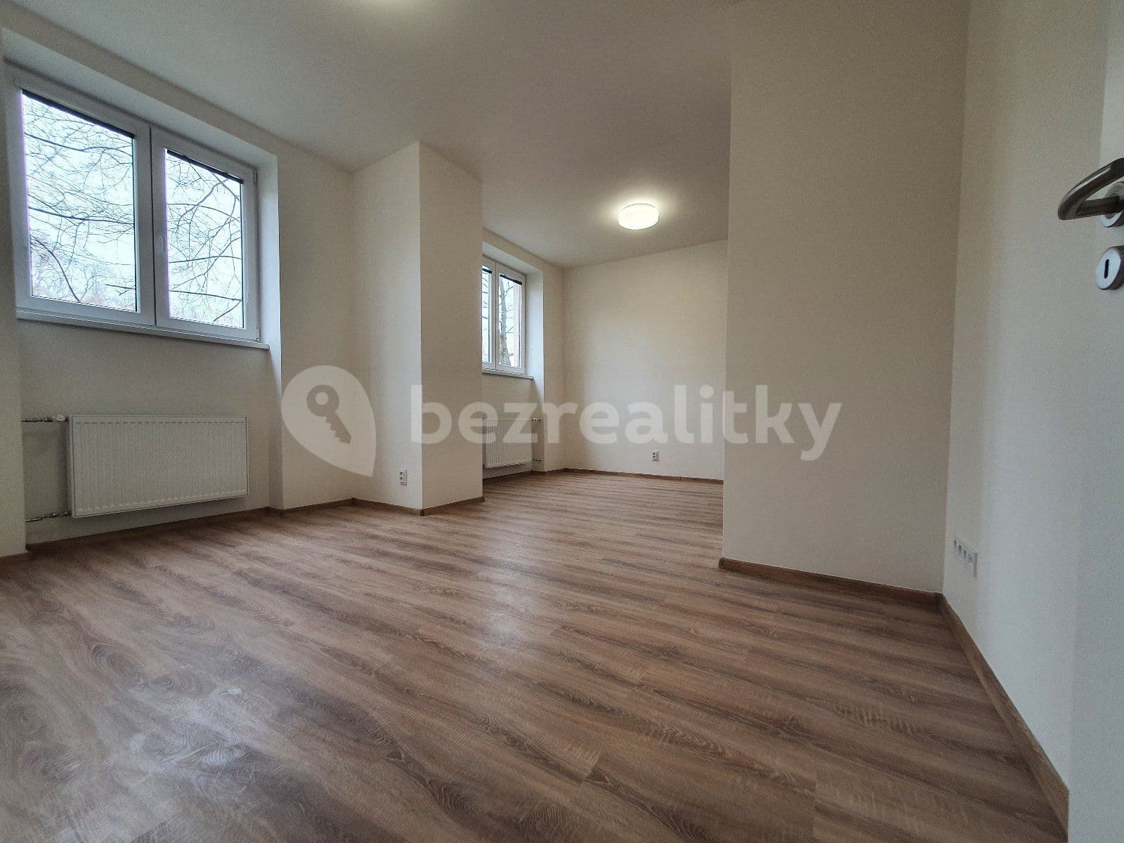 1 bedroom with open-plan kitchen flat to rent, 34 m², U Stromovky, Havířov, Moravskoslezský Region