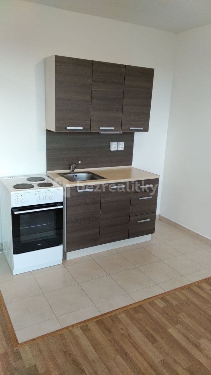 Studio flat to rent, 29 m², Dr. Glazera, Horní Suchá, Moravskoslezský Region