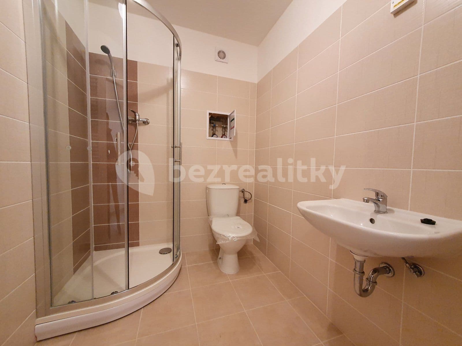 1 bedroom with open-plan kitchen flat to rent, 37 m², Klimšova, Havířov, Moravskoslezský Region