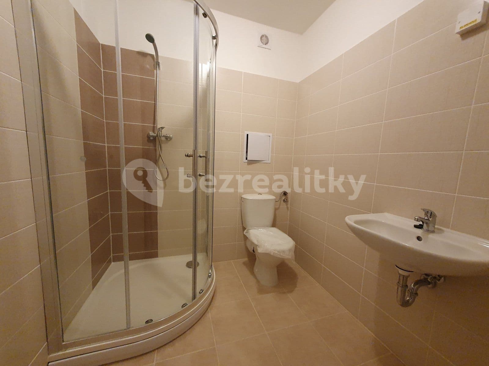 1 bedroom with open-plan kitchen flat to rent, 45 m², Klimšova, Havířov, Moravskoslezský Region