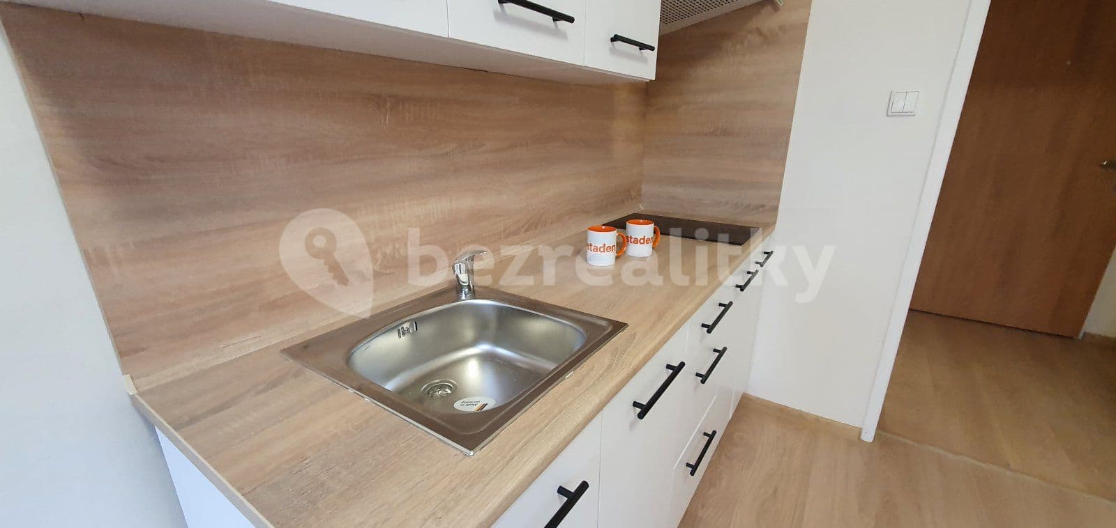Studio flat to rent, 20 m², Hlavní třída, Havířov, Moravskoslezský Region