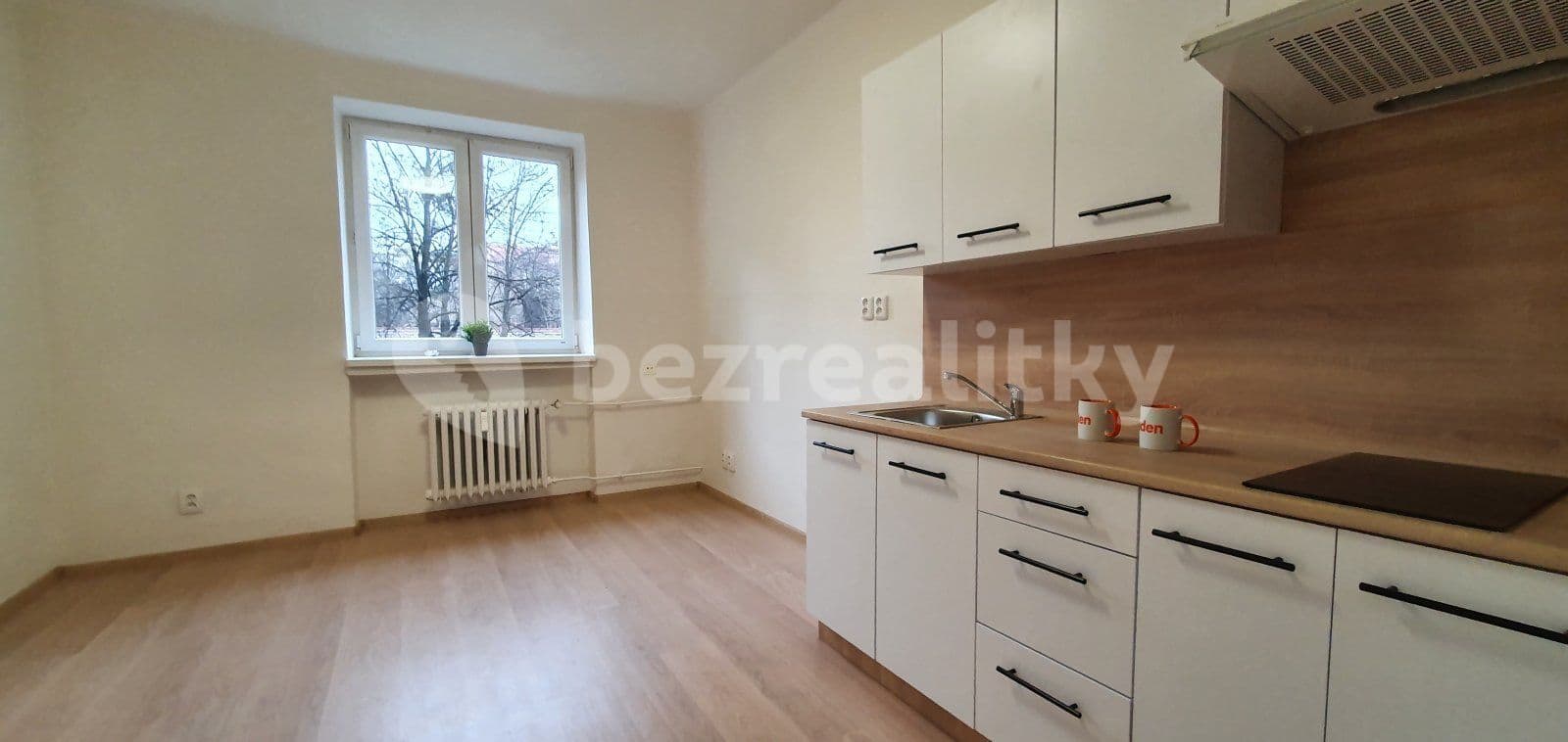 Studio flat to rent, 20 m², Hlavní třída, Havířov, Moravskoslezský Region