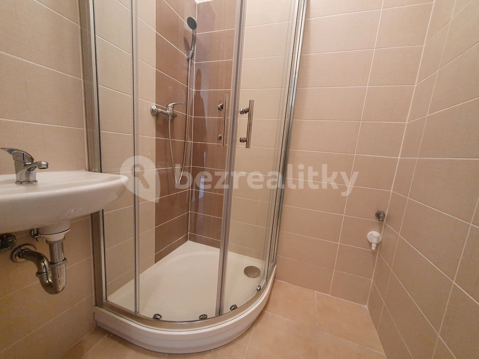 Studio flat to rent, 20 m², Hlavní třída, Havířov, Moravskoslezský Region