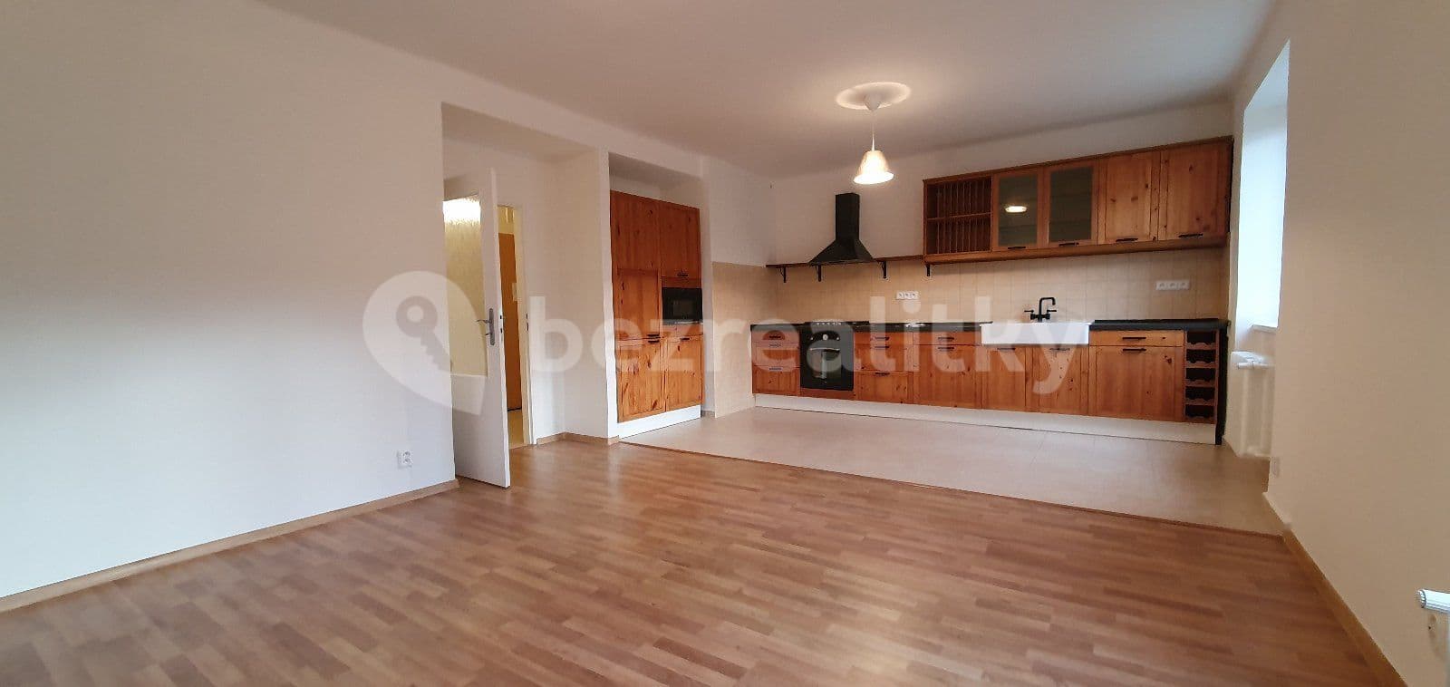 Studio flat to rent, 37 m², Hlavní třída, Havířov, Moravskoslezský Region