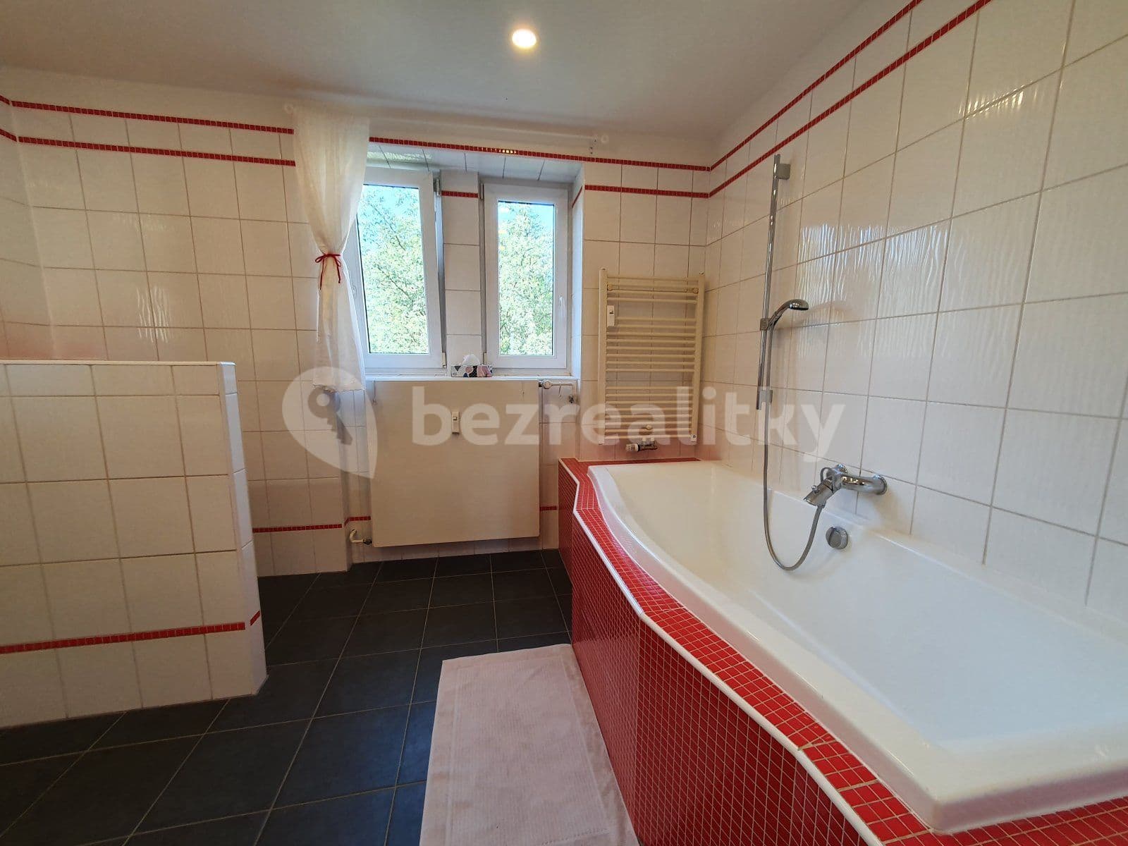 2 bedroom with open-plan kitchen flat to rent, 69 m², Na Nábřeží, Havířov, Moravskoslezský Region