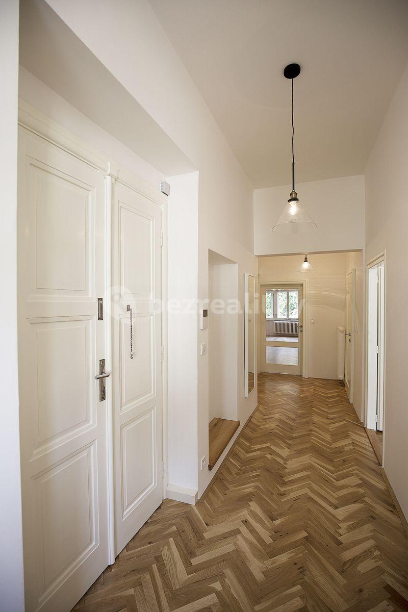 2 bedroom with open-plan kitchen flat to rent, 91 m², Nad Královskou oborou, Prague, Prague