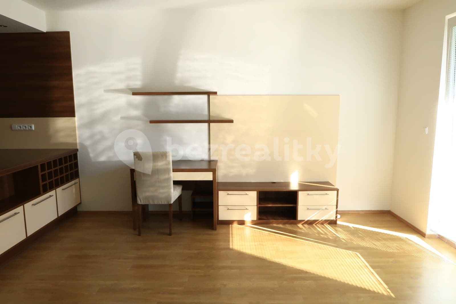 2 bedroom with open-plan kitchen flat to rent, 80 m², Sazovická, Prague, Prague