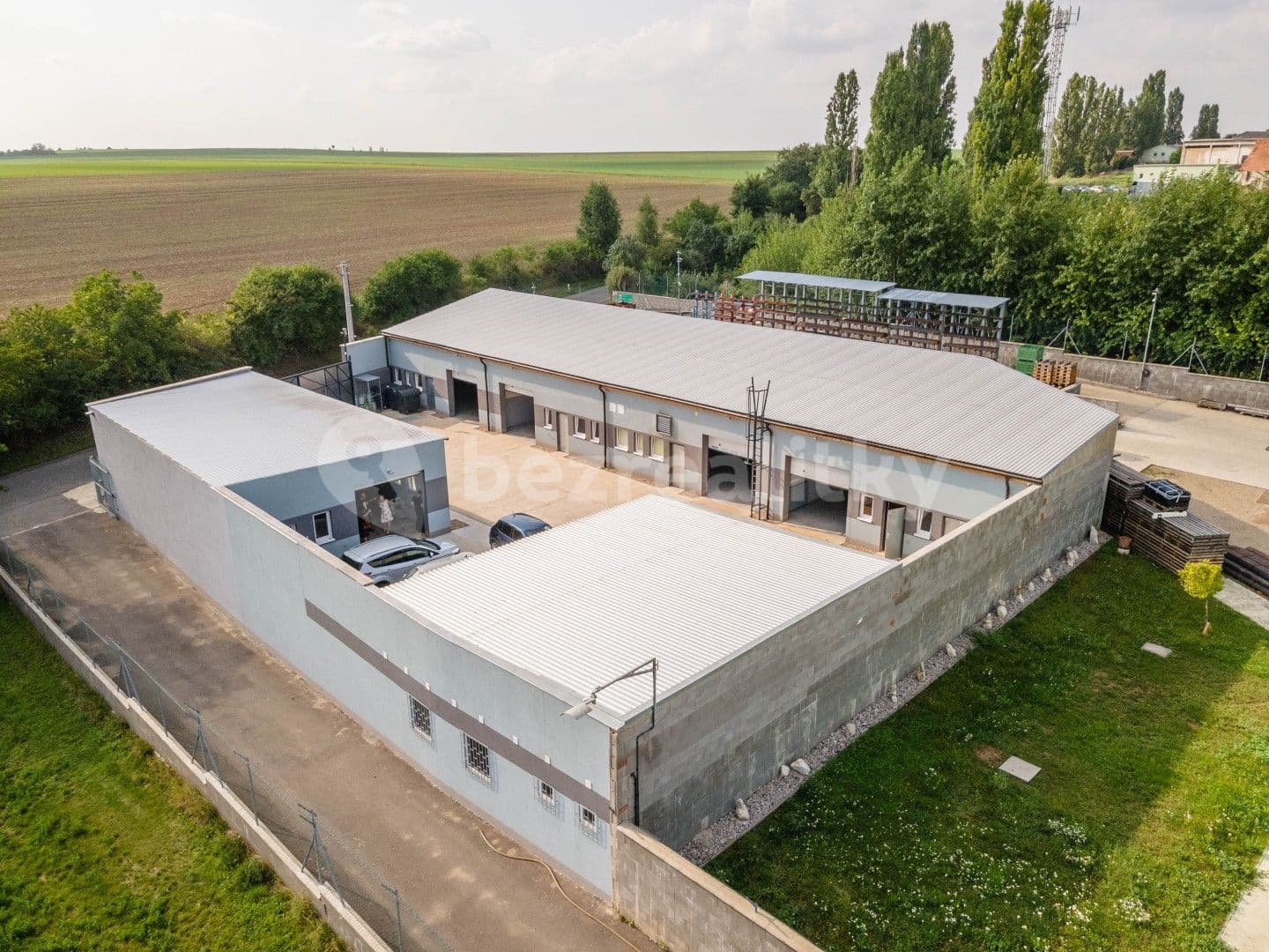 non-residential property for sale, 1,110 m², Kamenný Most, Středočeský Region