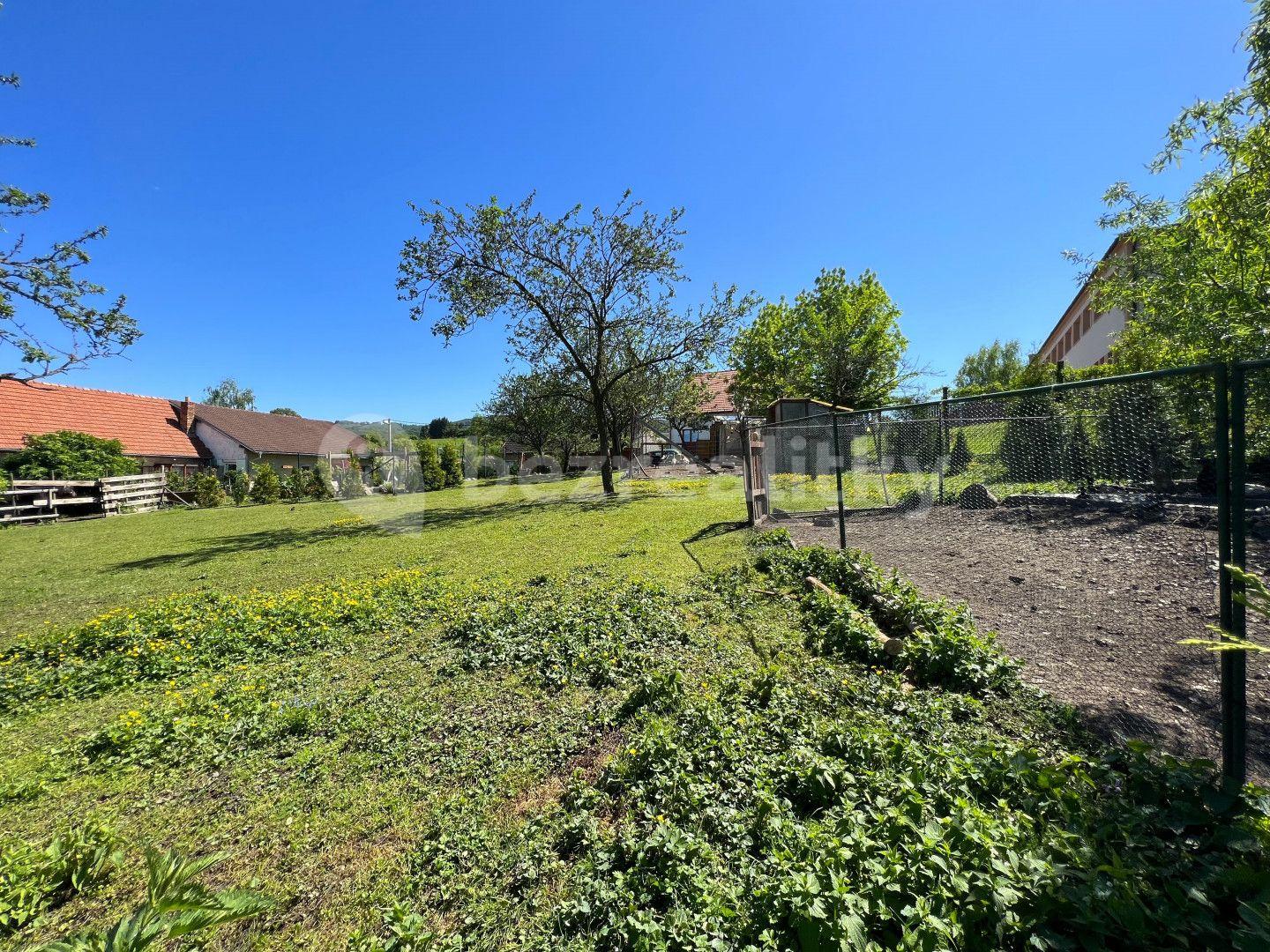 plot for sale, 744 m², Roštín, Zlínský Region