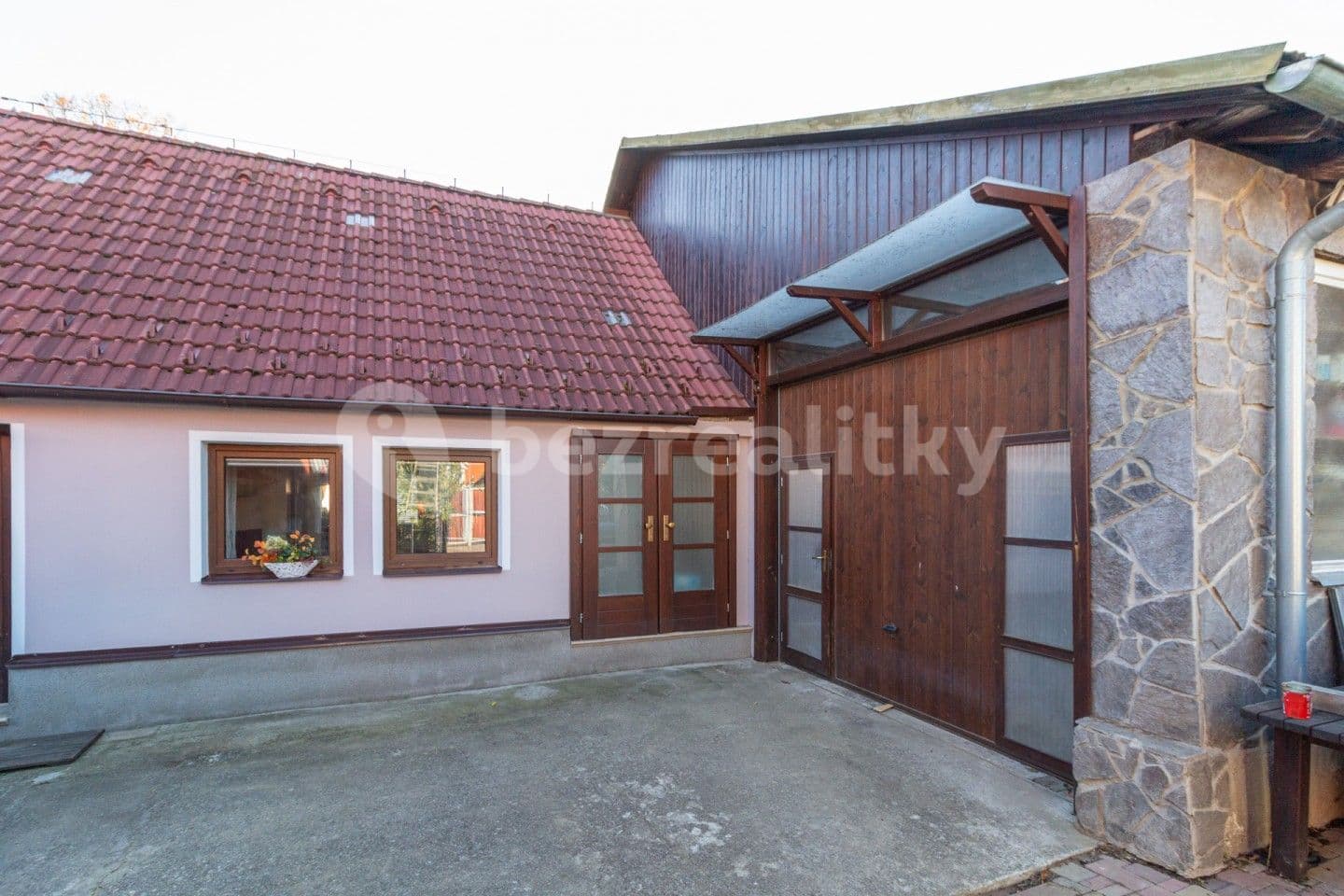 non-residential property for sale, 1,142 m², Na Návsi, Hrdějovice, Jihočeský Region