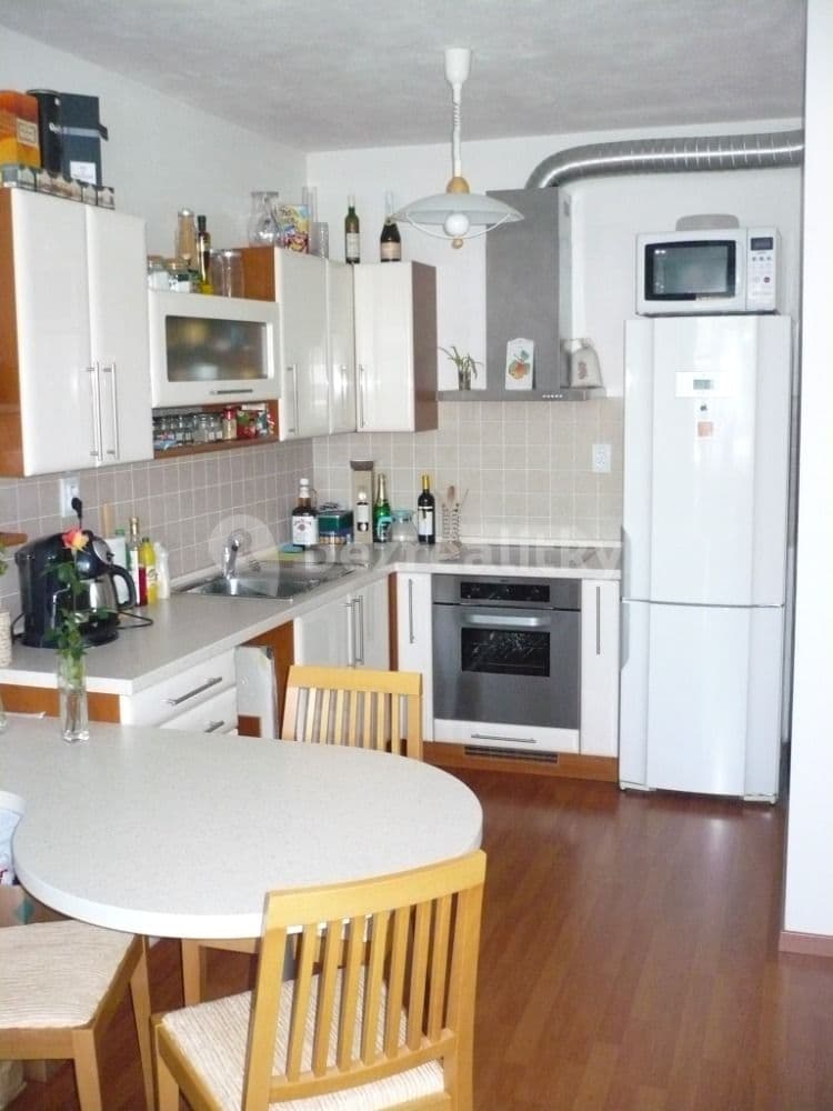 1 bedroom with open-plan kitchen flat to rent, 40 m², Langrova, Brno, Jihomoravský Region