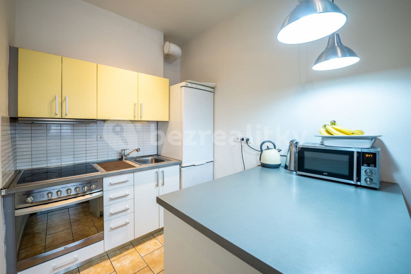 3 bedroom with open-plan kitchen flat for sale, 82 m², Silurská, Prague, Prague