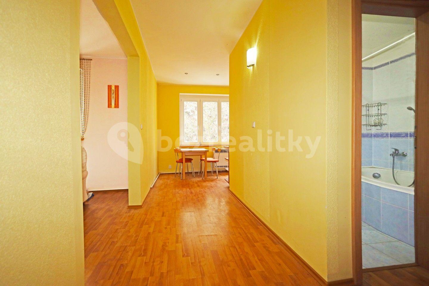 3 bedroom flat for sale, 74 m², Vřídelní, Karlovy Vary, Karlovarský Region