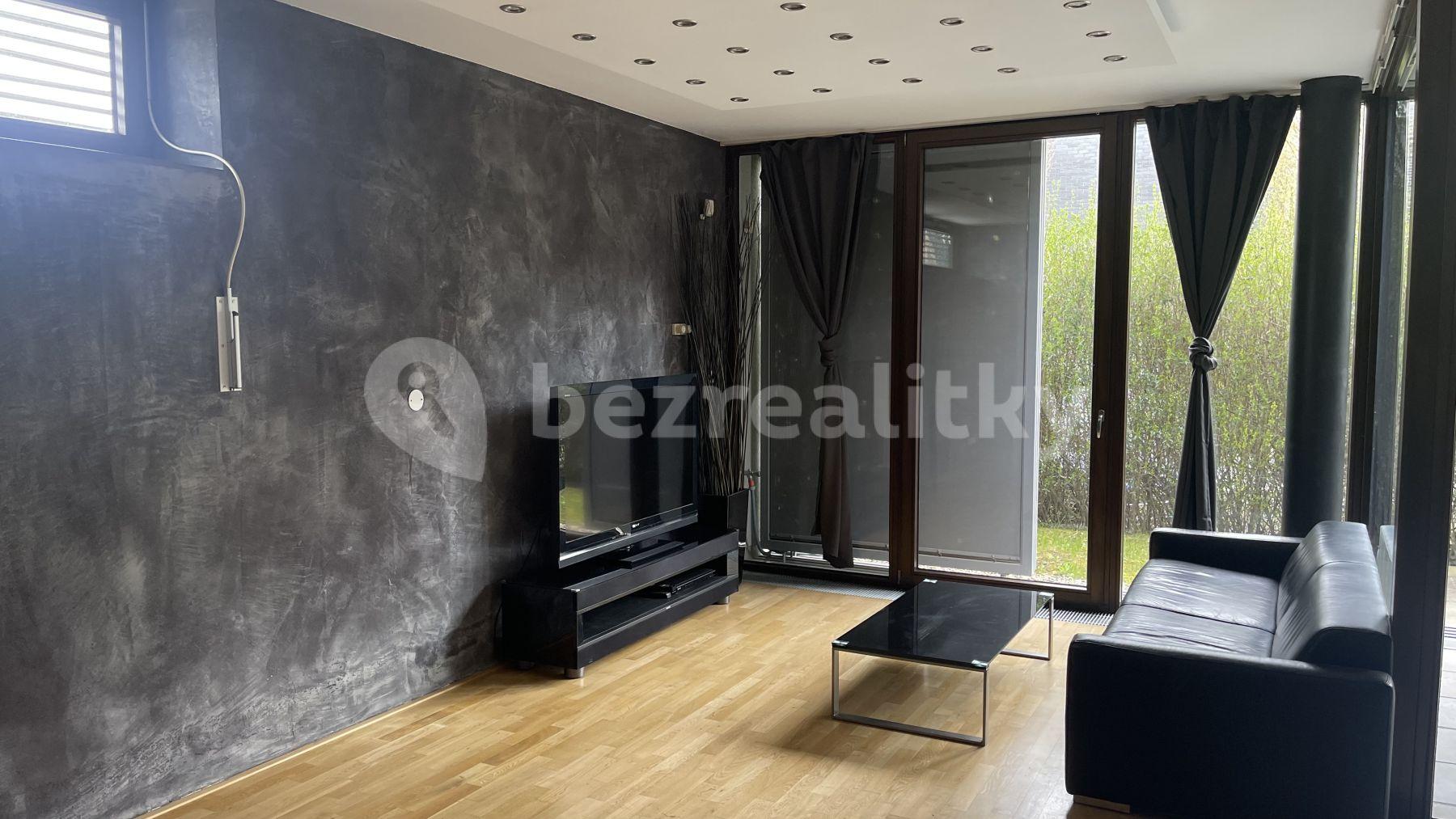 1 bedroom with open-plan kitchen flat to rent, 75 m², Nobelova, Prague, Prague
