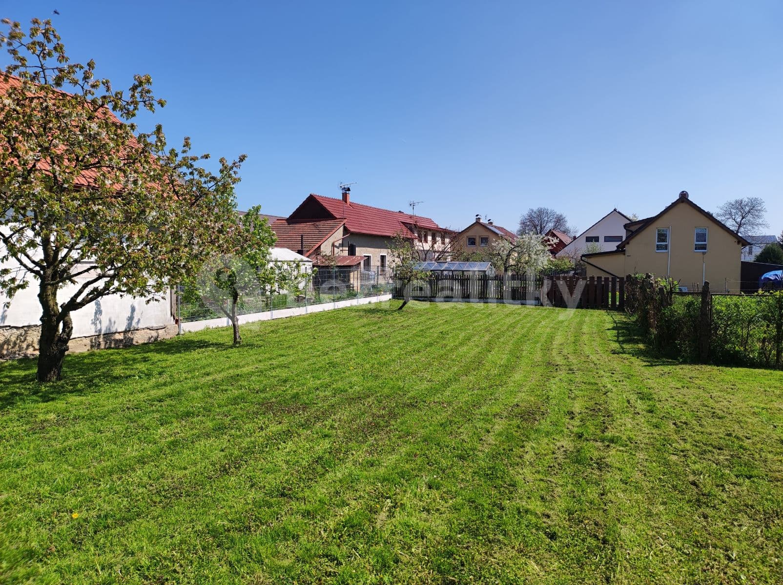 plot for sale, 1,177 m², Na pahorku, Milovice, Středočeský Region