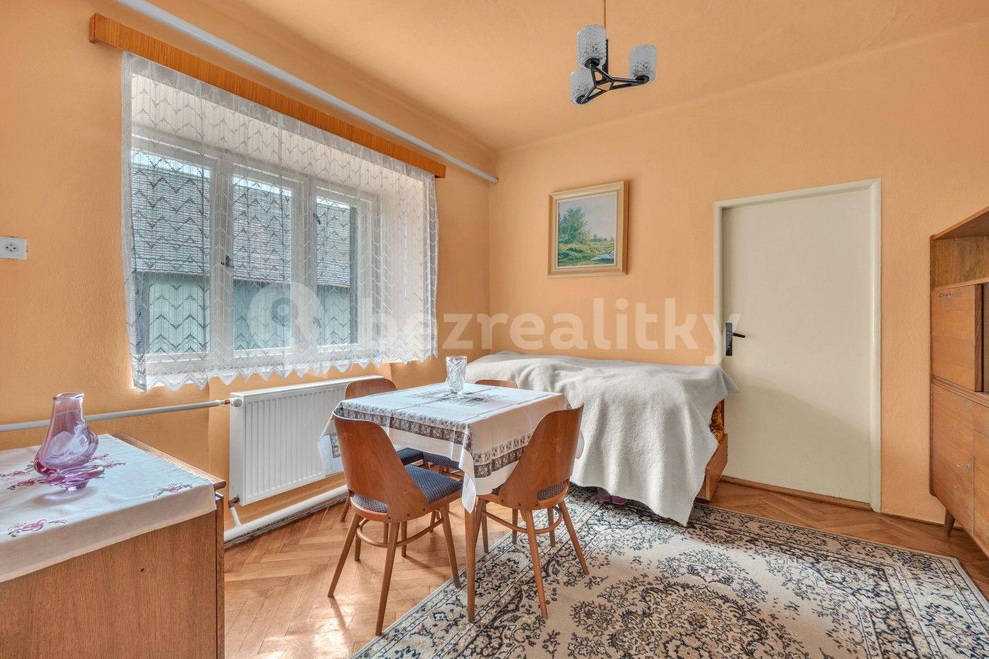 house for sale, 180 m², Luže, Pardubický Region