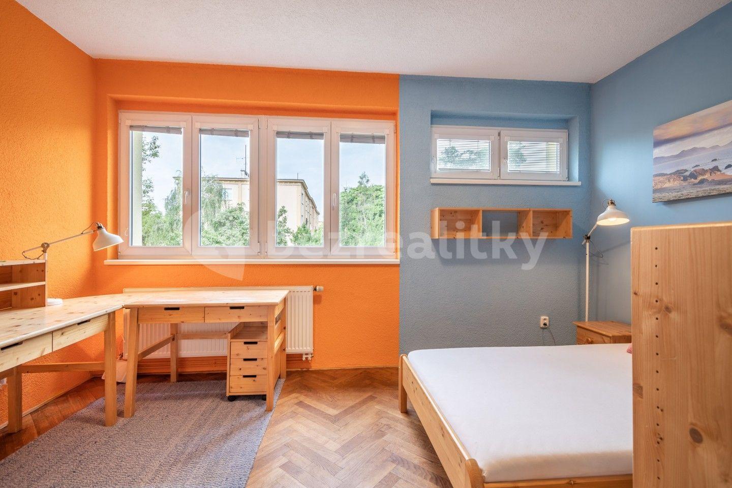 3 bedroom flat for sale, 67 m², Obětí 6. května, Prague, Prague