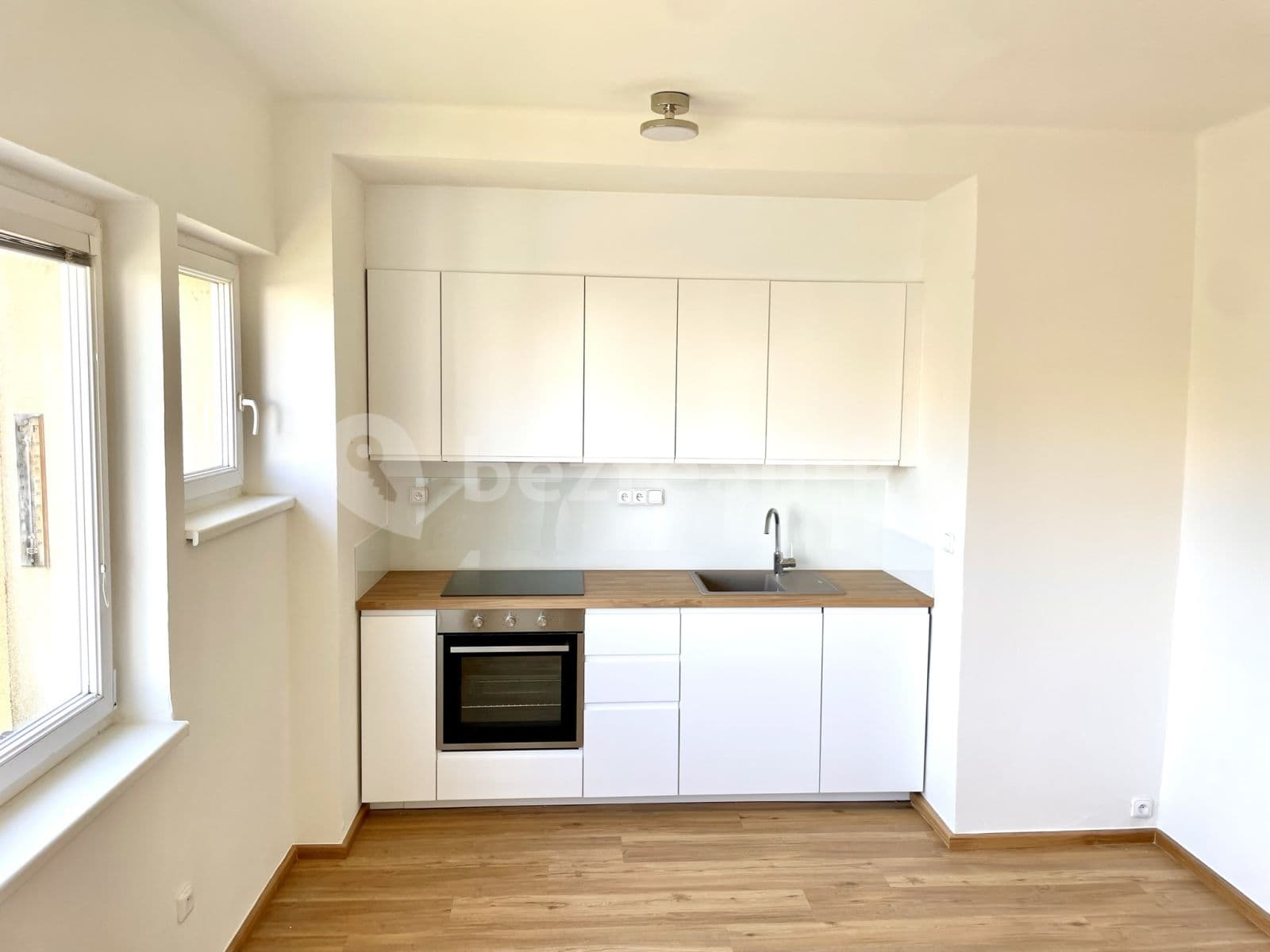 2 bedroom with open-plan kitchen flat for sale, 68 m², Dr. Nováka, Benátky nad Jizerou, Středočeský Region