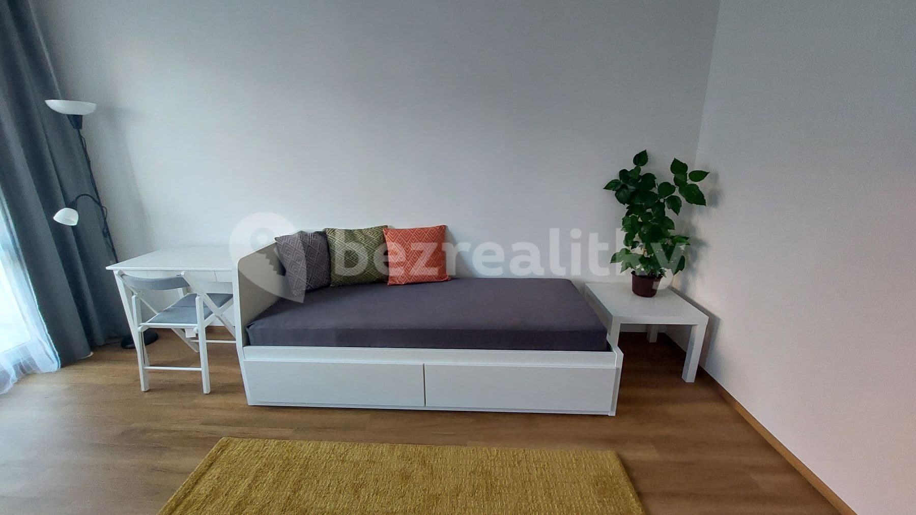 Small studio flat to rent, 33 m², Děkanská vinice Ⅱ, Prague, Prague