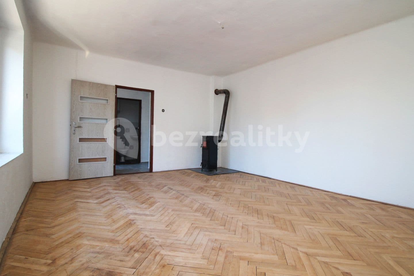 Studio flat for sale, 35 m², Hořesedly, Středočeský Region