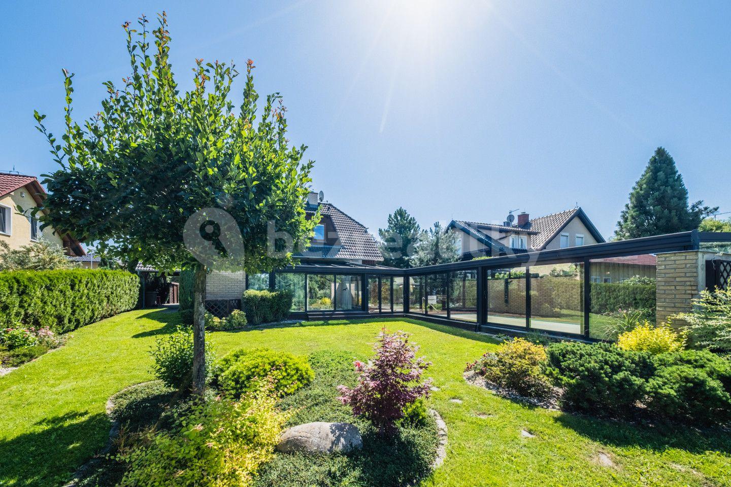 house for sale, 206 m², Muškátová, Květnice, Středočeský Region