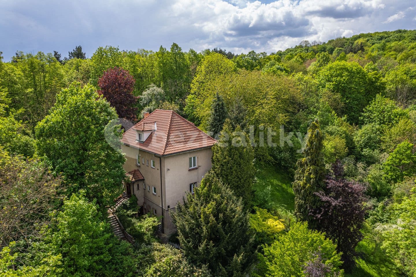 house for sale, 218 m², Na svahu, Prague, Prague
