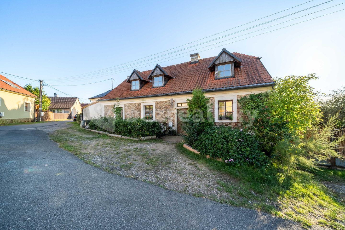 house for sale, 331 m², Hvozdec, Středočeský Region