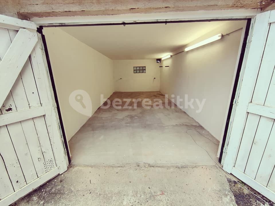 garage for sale, 20 m², Pod Petřinami, Prague, Prague