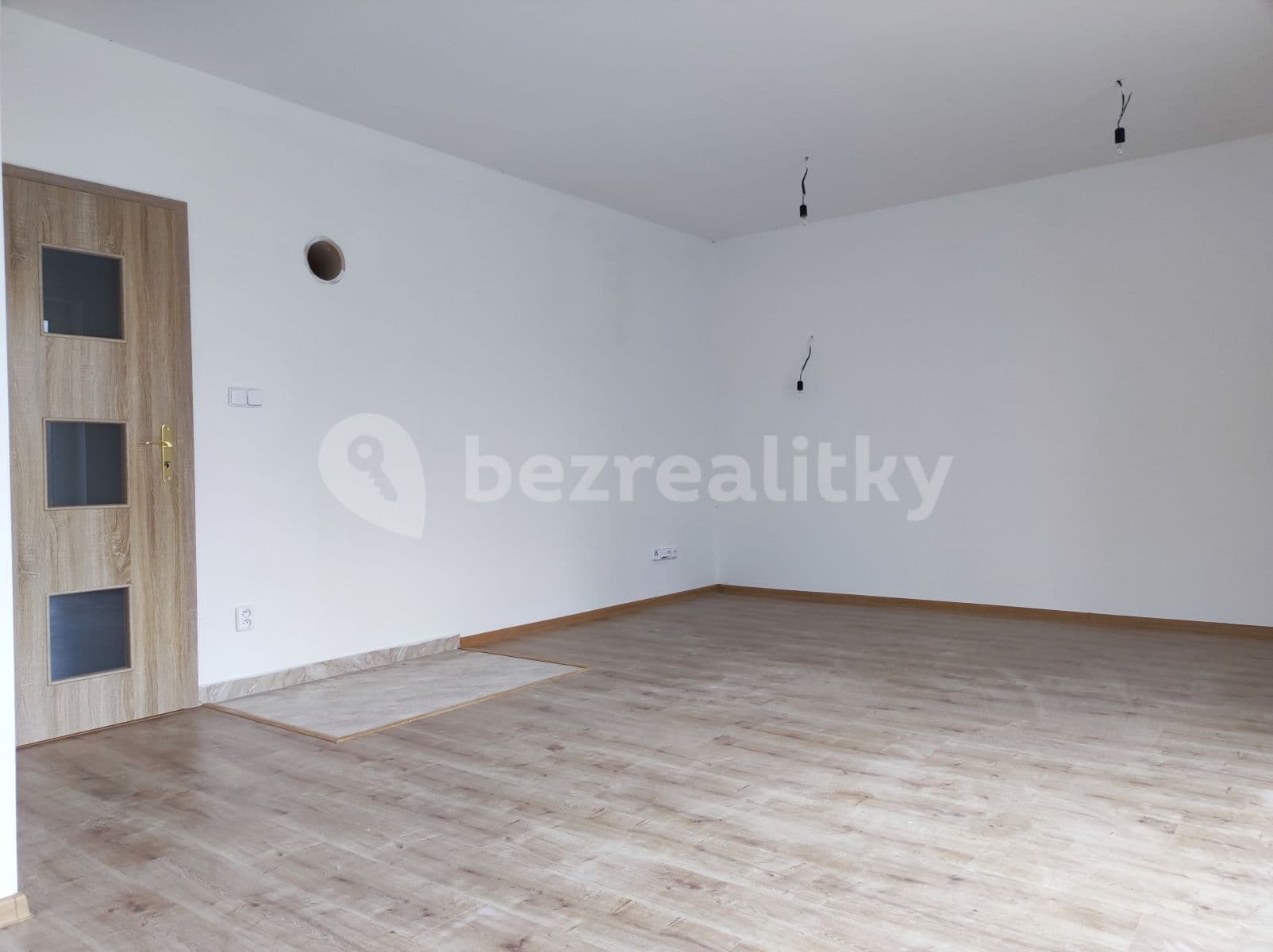 house for sale, 627 m², Klobuky, Středočeský Region