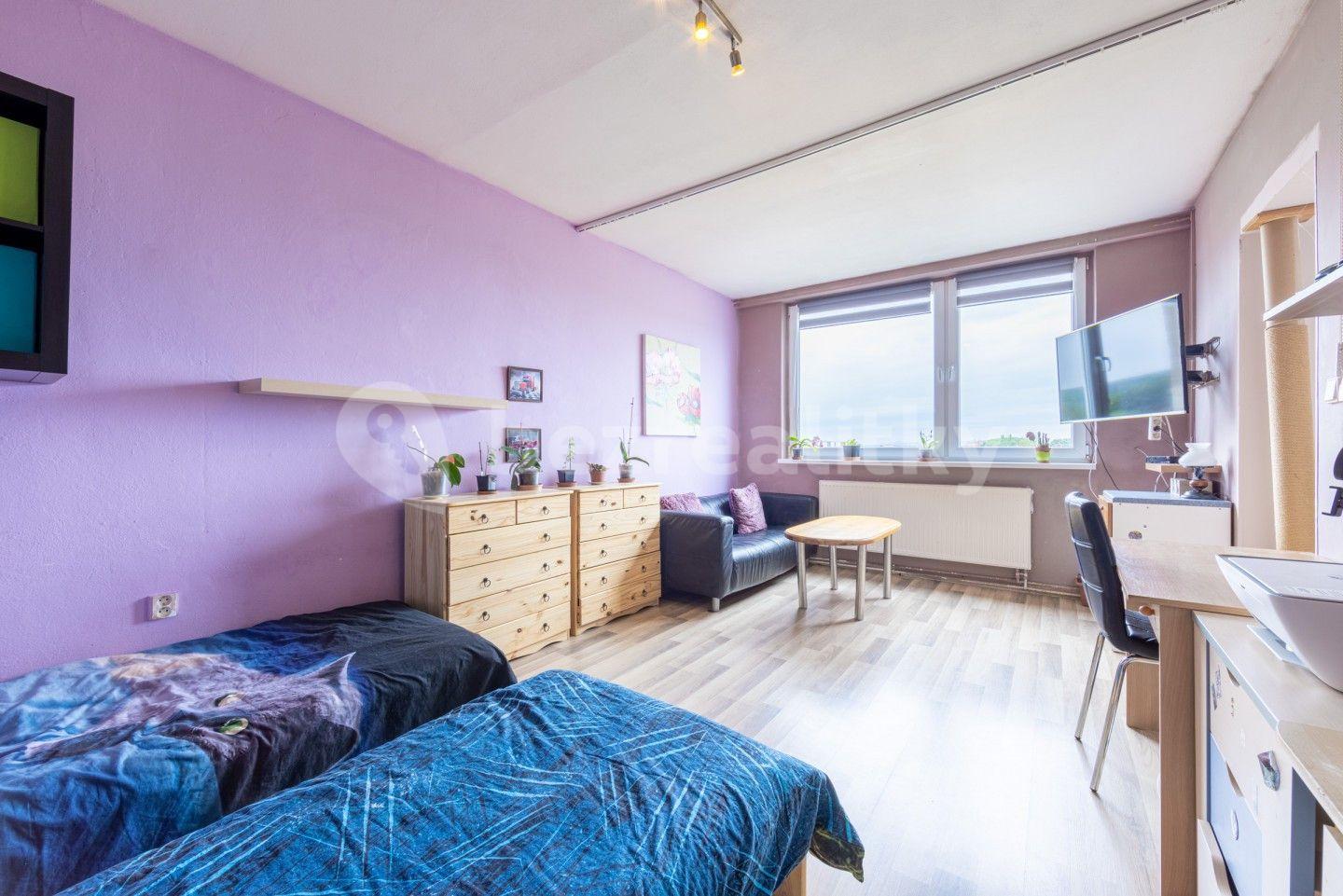 3 bedroom flat for sale, 74 m², U Hačky, Chomutov, Ústecký Region