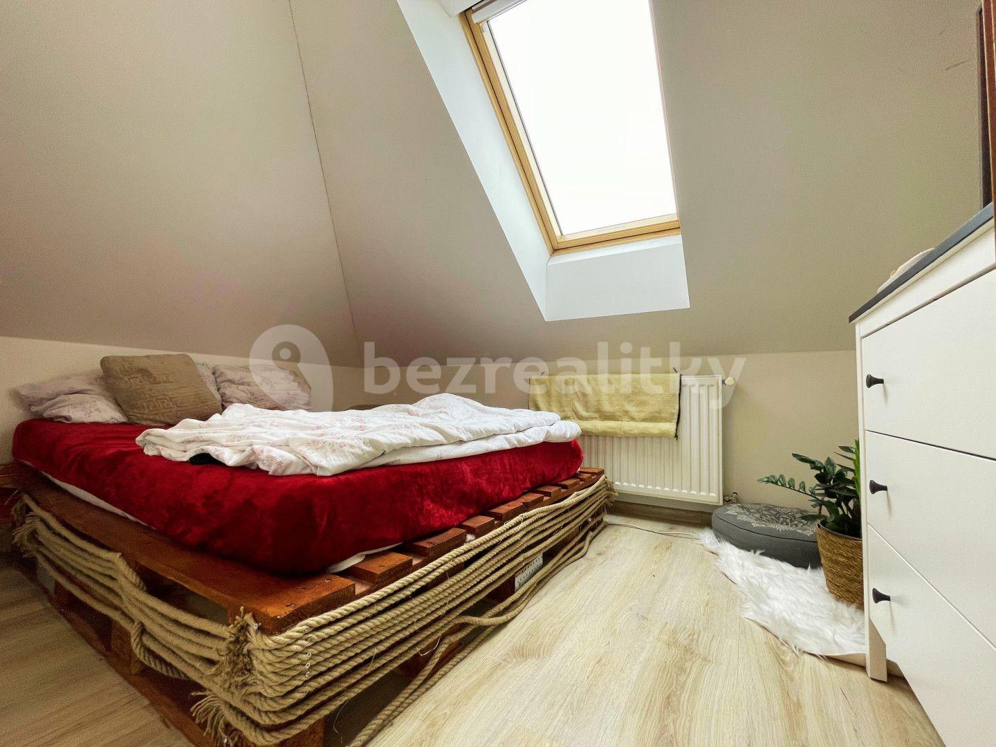 2 bedroom with open-plan kitchen flat for sale, 78 m², U Hřiště, Ostrava, Moravskoslezský Region