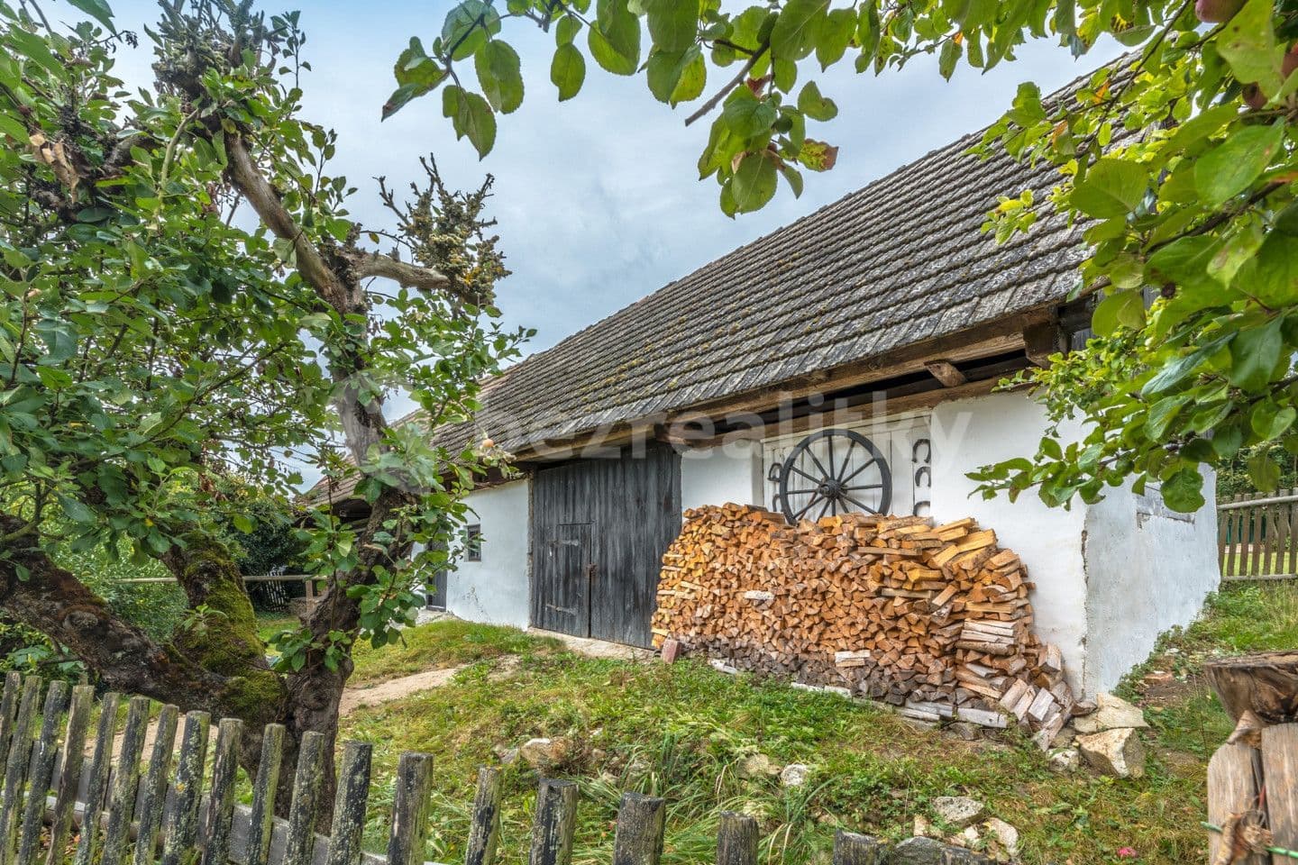 recreational property for sale, 260 m², Zběšičky, Jihočeský Region