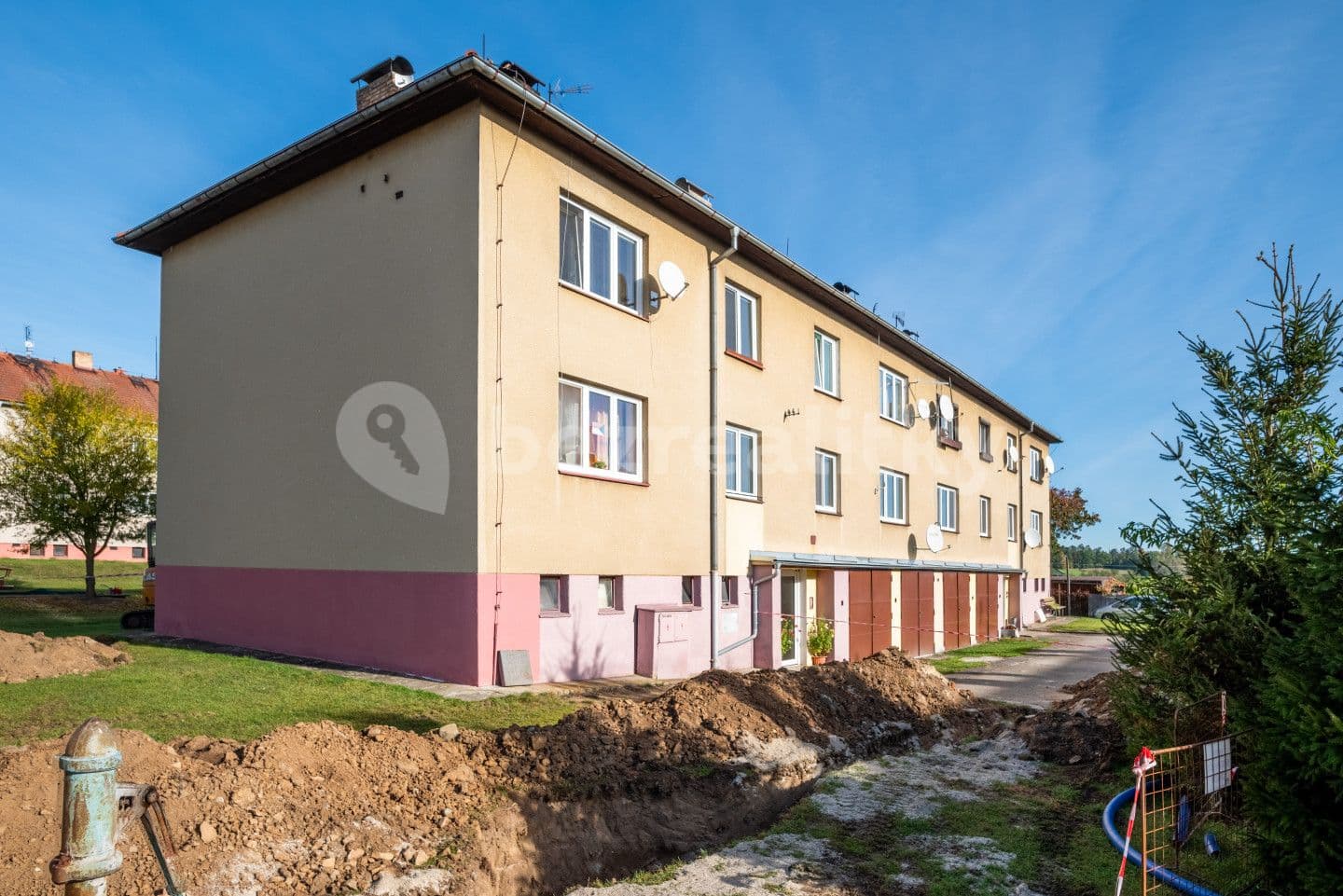 3 bedroom flat for sale, 74 m², Střelské Hoštice, Jihočeský Region