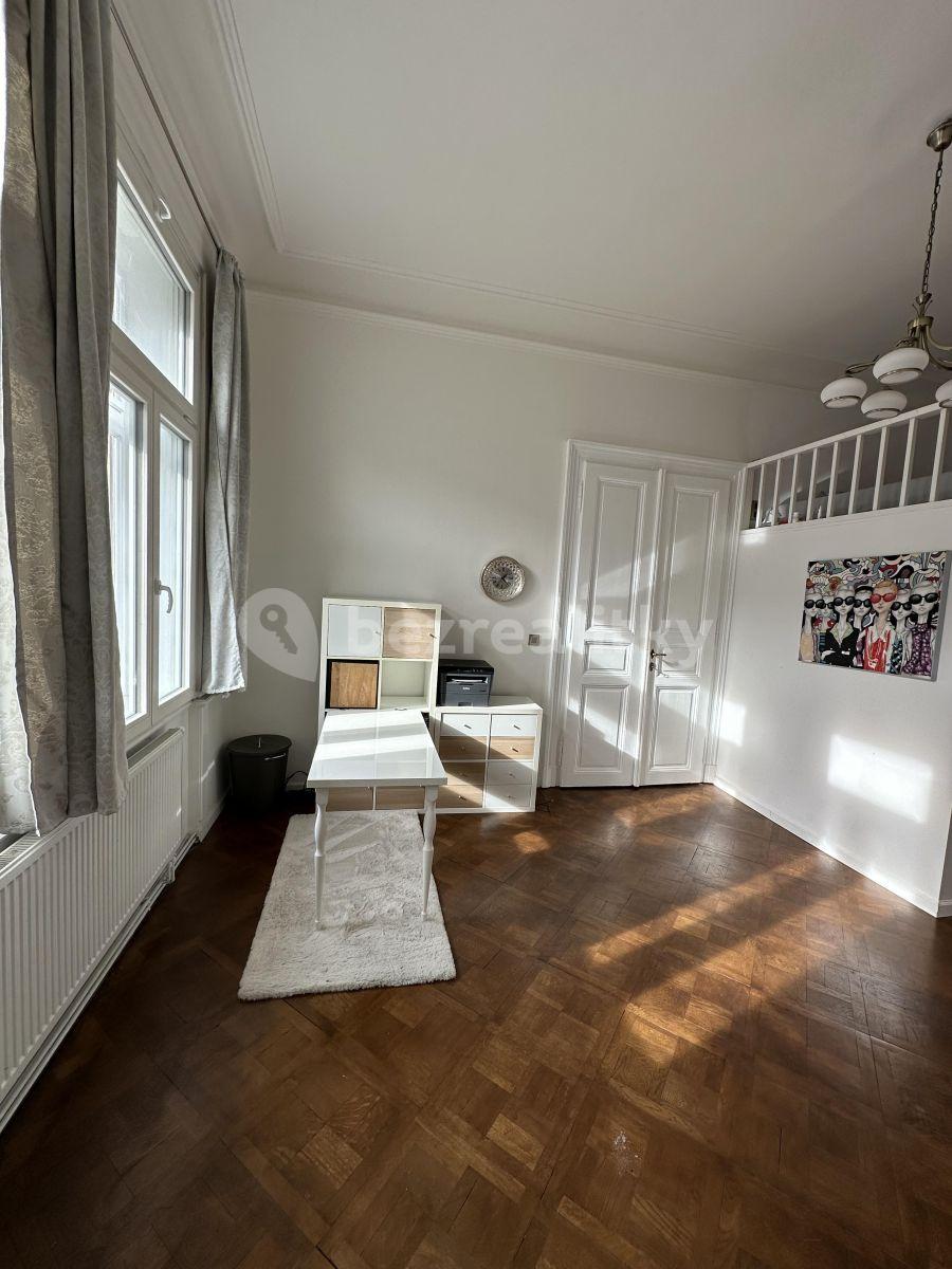 1 bedroom with open-plan kitchen flat for sale, 65 m², Mánesova, Prague, Prague