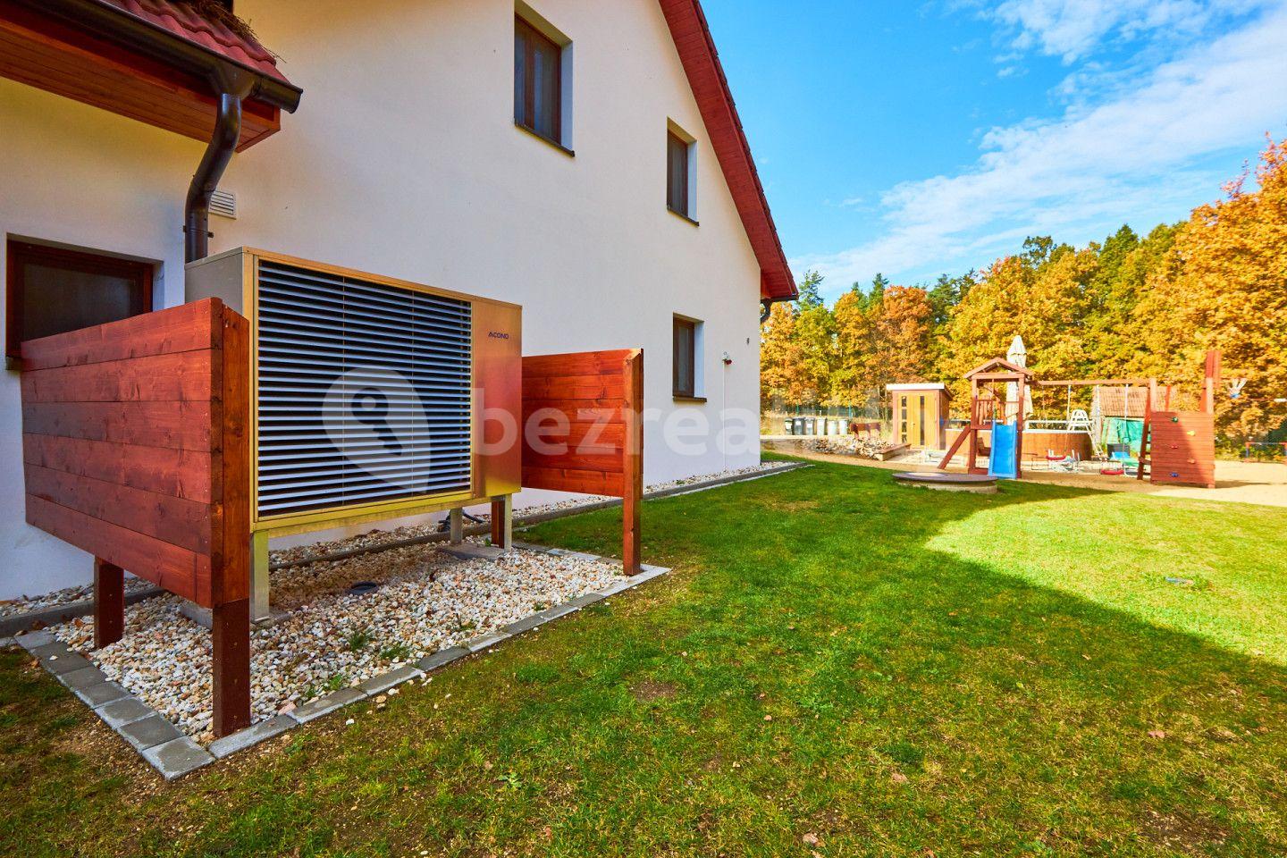 house for sale, 206 m², Dvory nad Lužnicí, Jihočeský Region