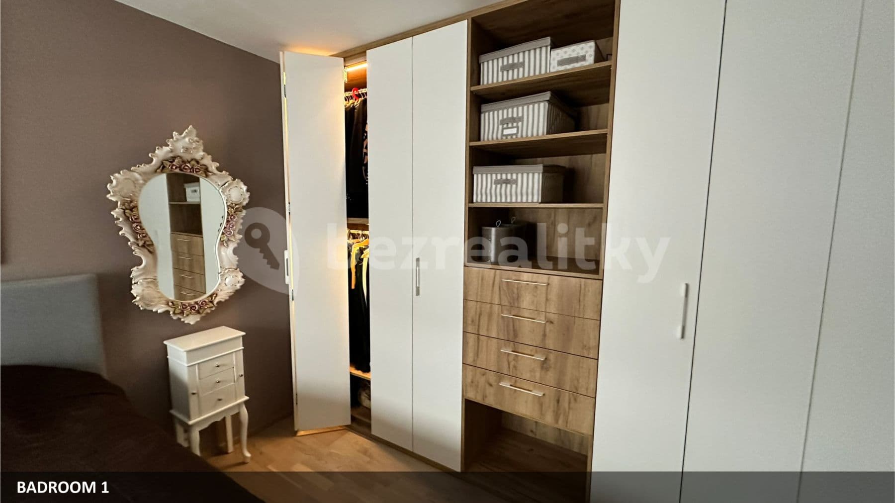 3 bedroom with open-plan kitchen flat for sale, 122 m², Plzeňská, Prague, Prague
