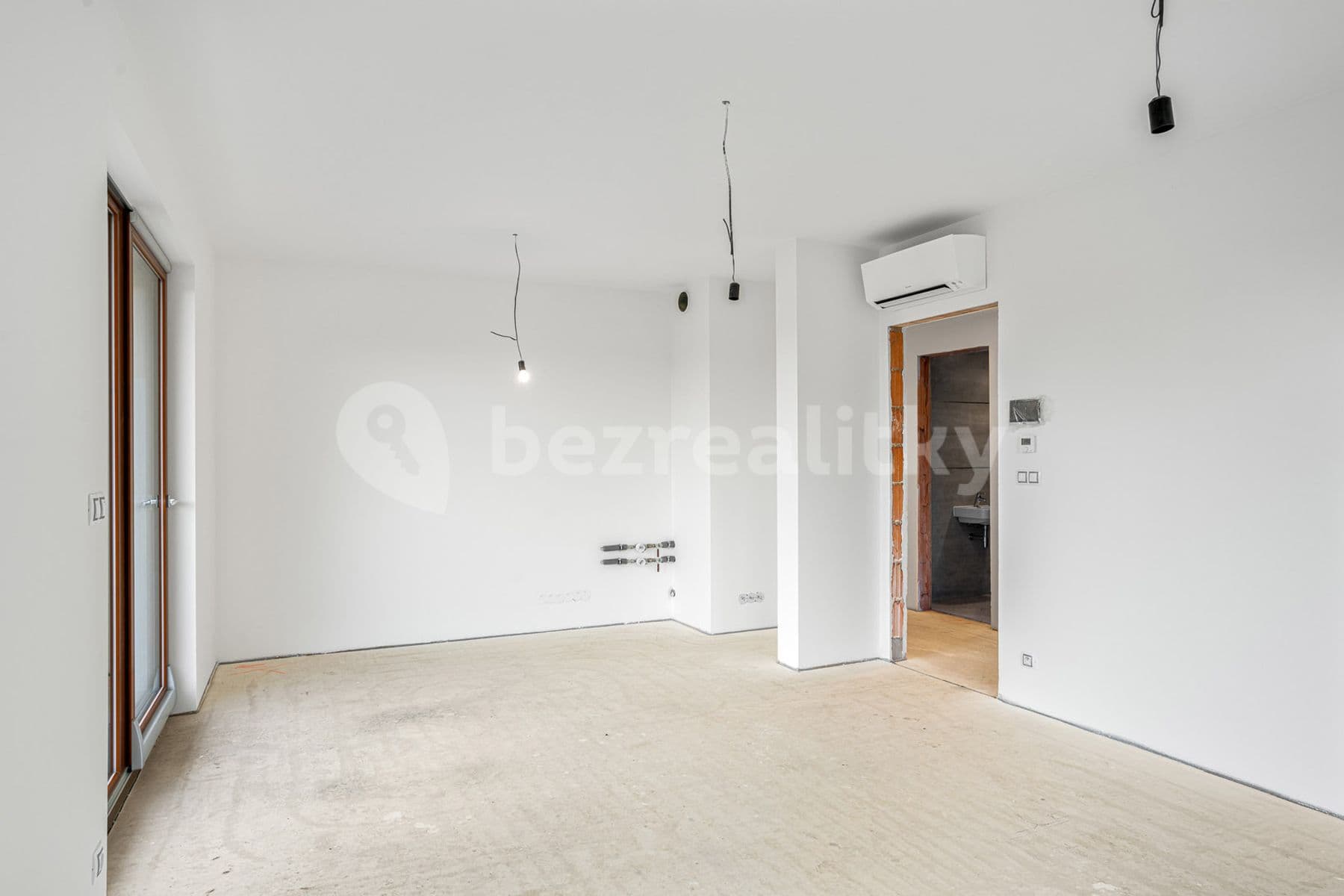 2 bedroom with open-plan kitchen flat for sale, 106 m², Lučištníků, Prague, Prague