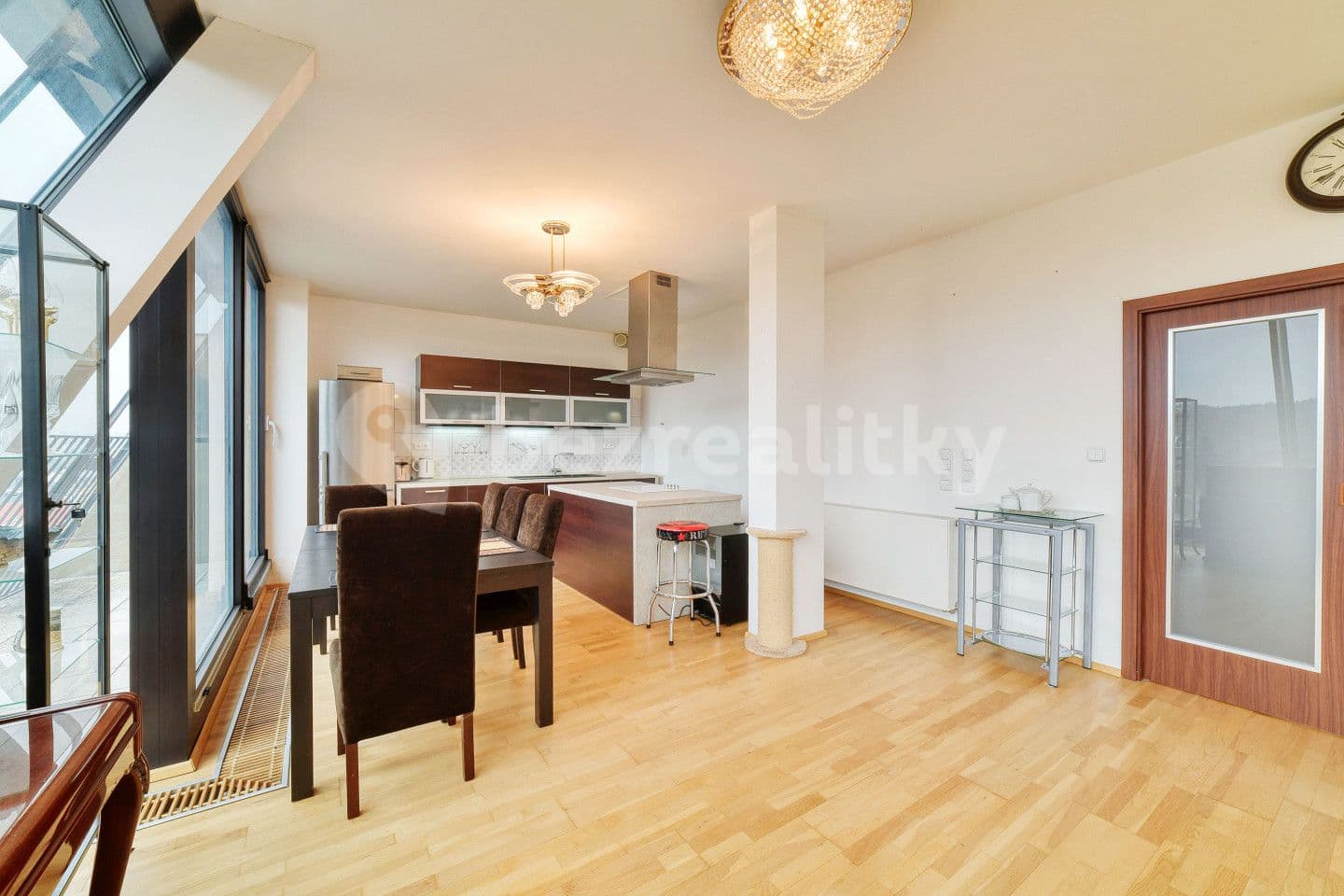 3 bedroom with open-plan kitchen flat for sale, 150 m², Pražská silnice, Karlovy Vary, Karlovarský Region
