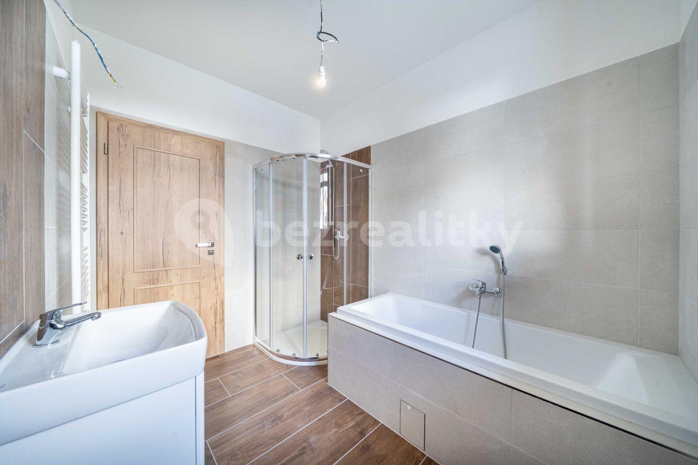 2 bedroom with open-plan kitchen flat for sale, 100 m², U Stadionu, Kostelec, Plzeňský Region