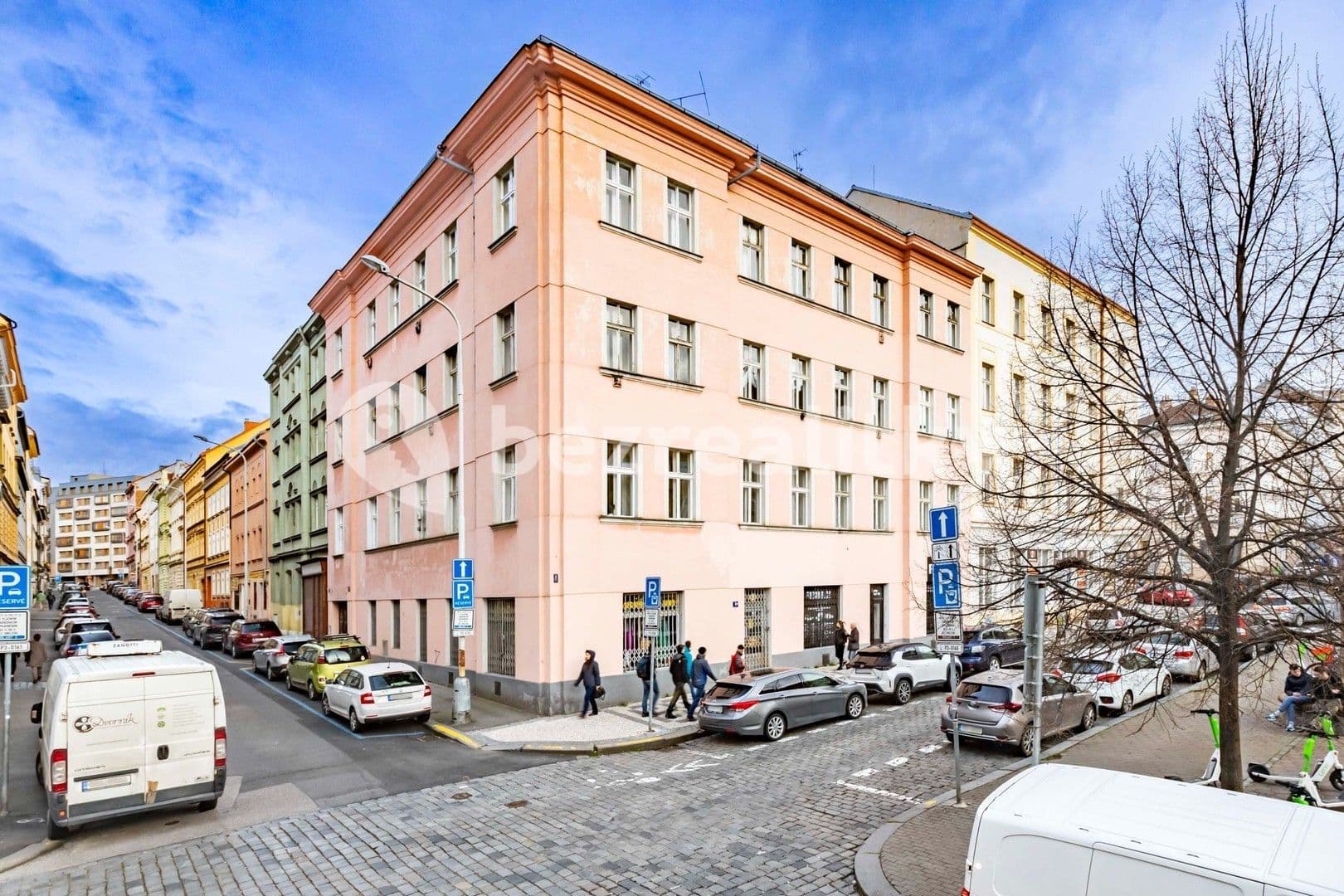Studio flat to rent, 49 m², Roháčova, Prague, Prague
