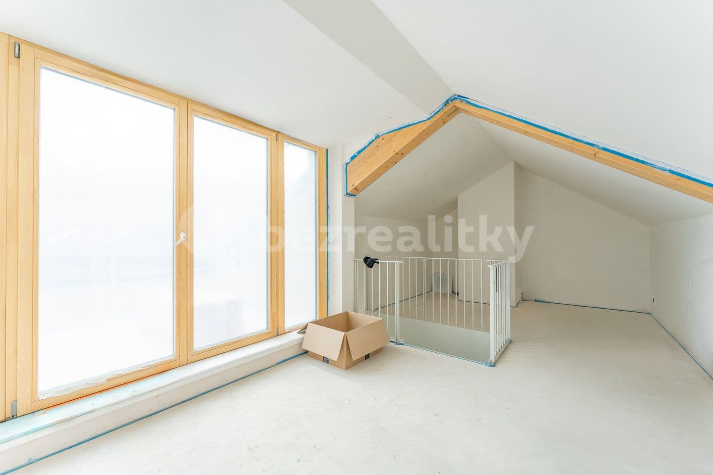 3 bedroom with open-plan kitchen flat for sale, 141 m², Sestupná, Prague, Prague
