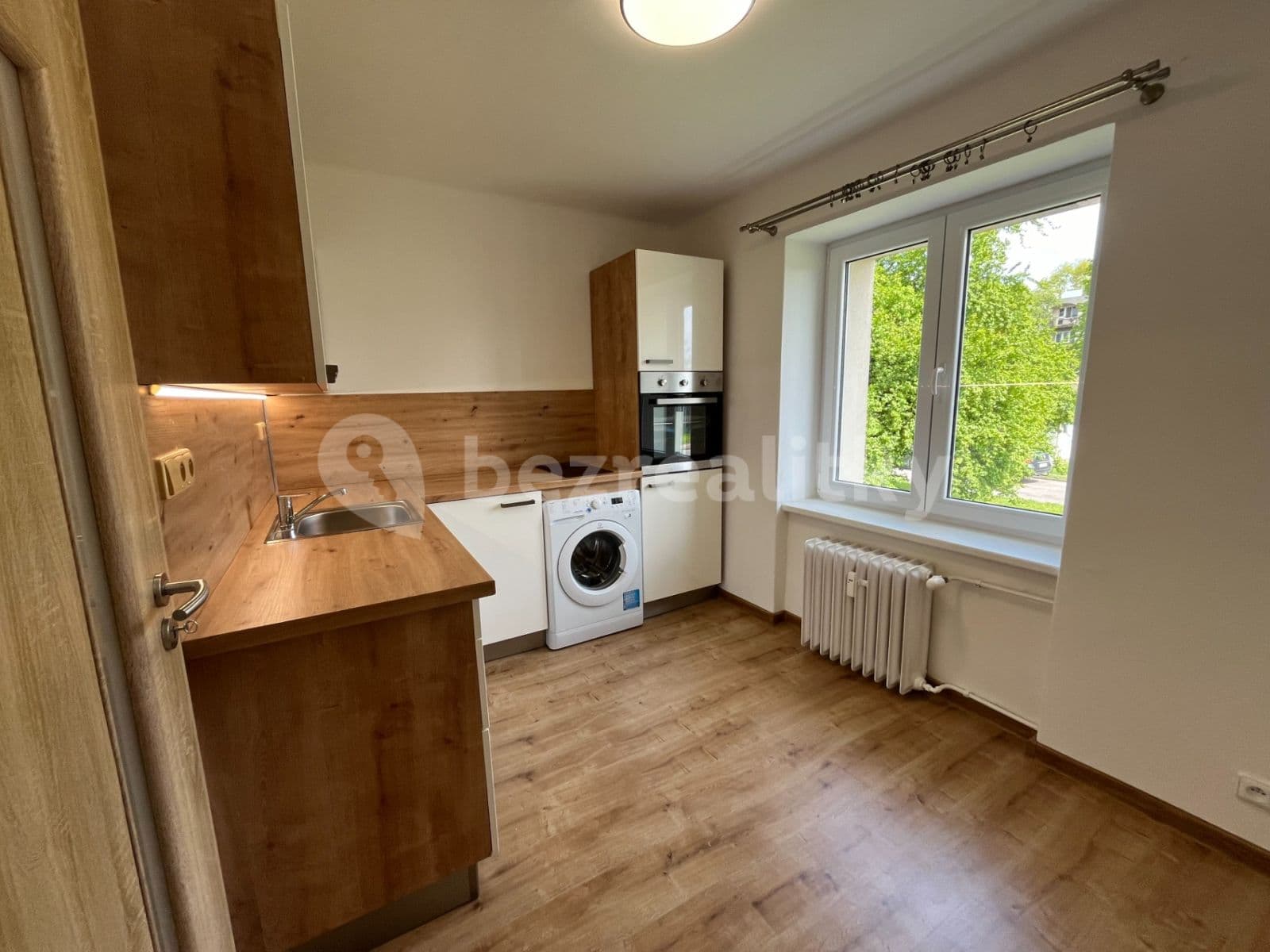 1 bedroom flat for sale, 29 m², Na Okrouhlíku, Pardubice, Pardubický Region